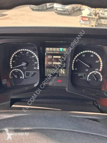 آلة لصيانة الطرق Mercedes 2536