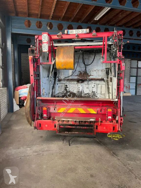 Engin de voirie Renault 280 280 dxi
