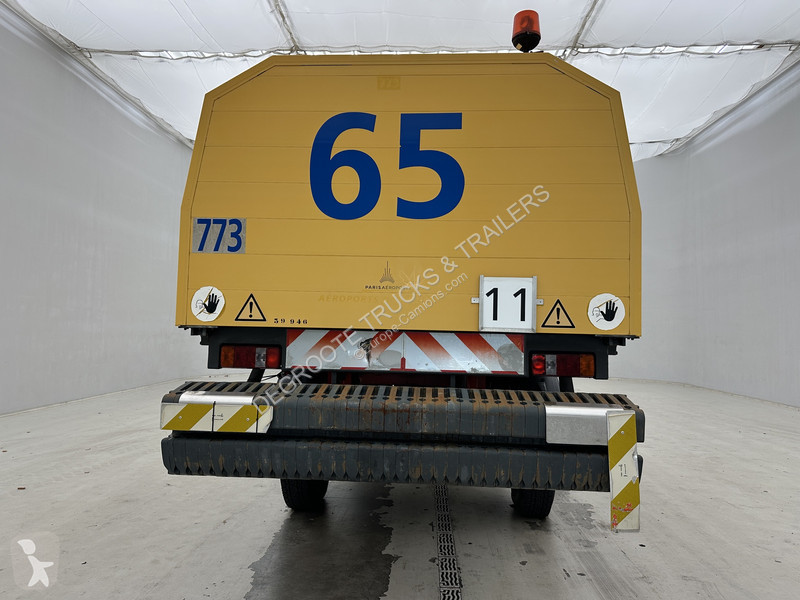 Mercedes 2031 - 4x4 sneeuwruimer road network...