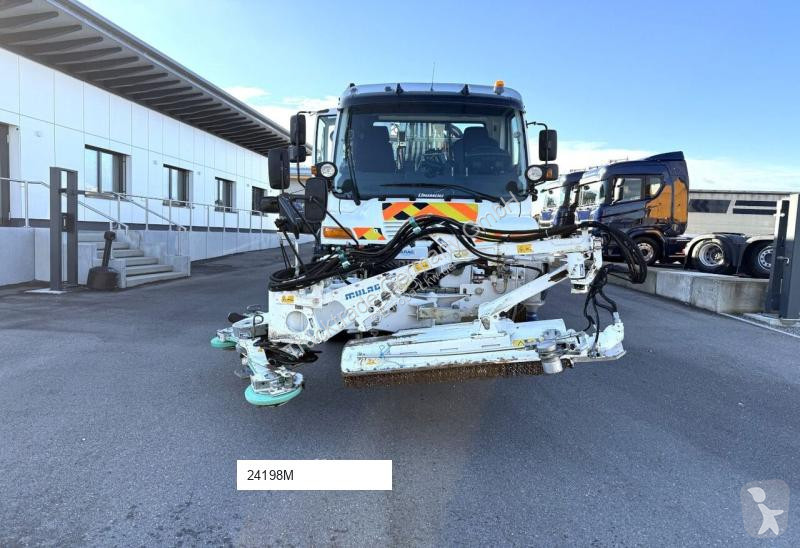 Mercedes Unimog U400 4x4 road network trucks