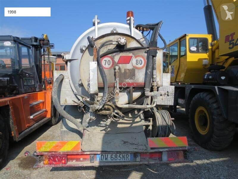 Veículo de limpeza / sanitário de estrada...