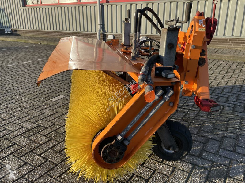 Gemeentevoertuig  Veegmachine HF1600S