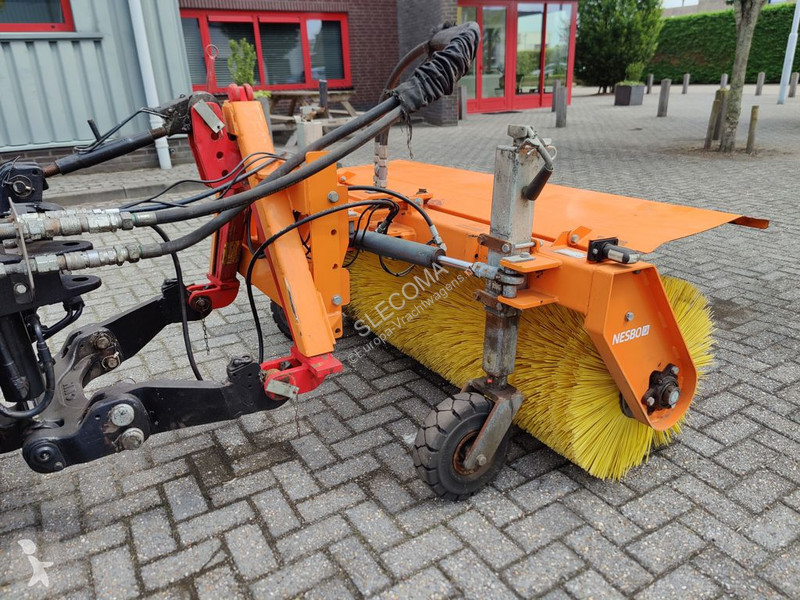 Silniční stroje  HF1600S Veegmachine
