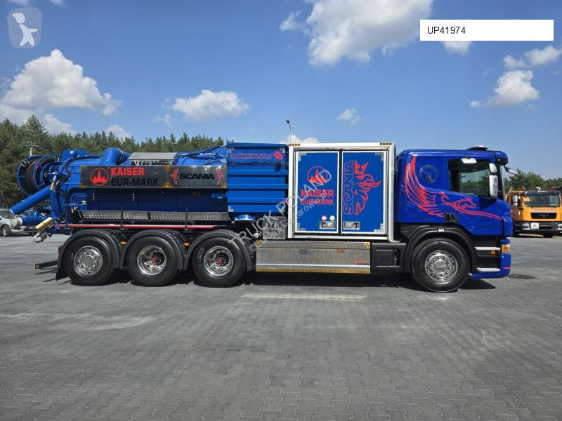 Veicolo per la pulizia delle strade Scania...