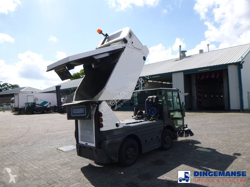 Gemeentevoertuig Schmidt street sweeper