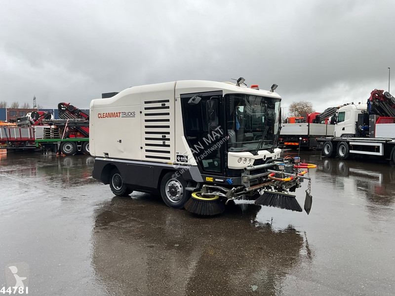 Vägmaskiner Ravo 540 CD Euro 6 with 3-rd brush