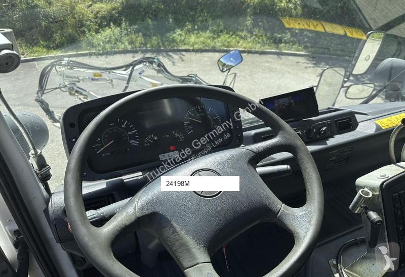 Silniční stroje Mercedes U400