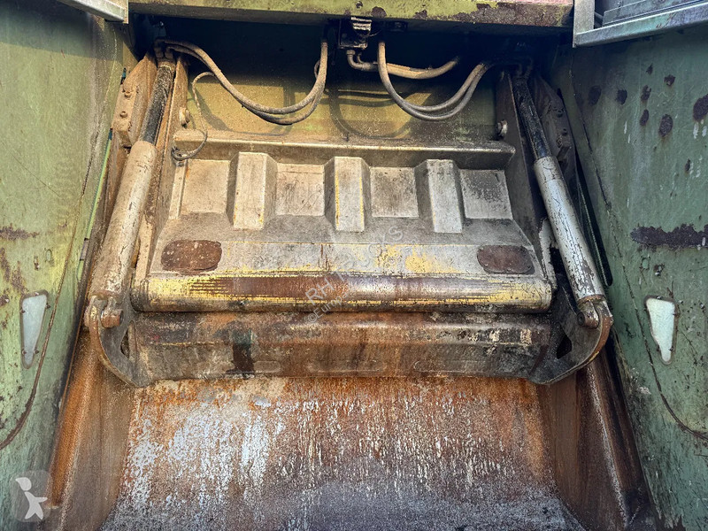 Silniční stroje Volvo 330 6X2 DENNIS EAGLE ROS...