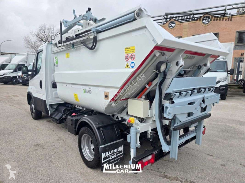 Veicolo per la pulizia delle strade Iveco 35-14...