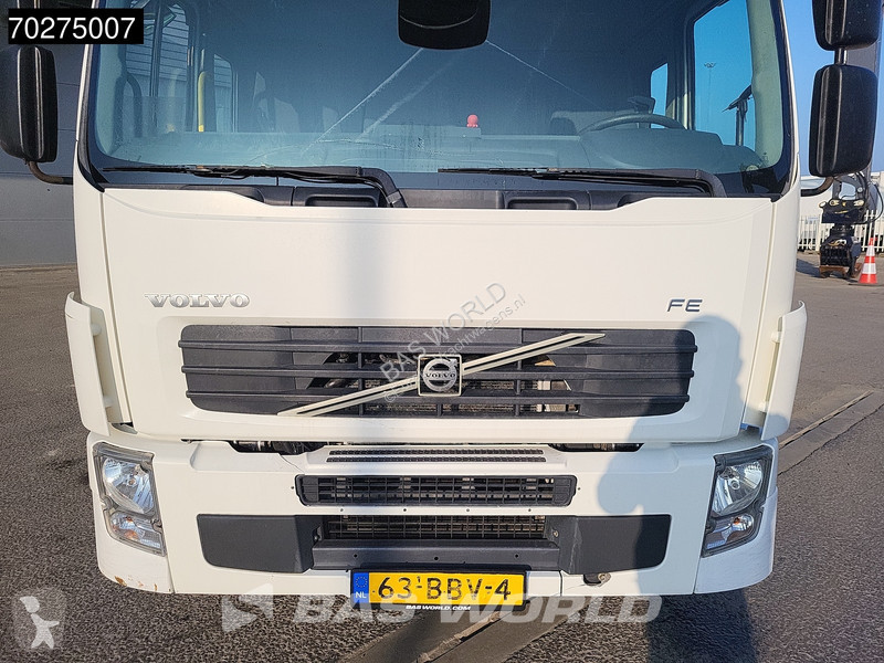 Silniční stroje Volvo FE 300 6X2 -Truck...