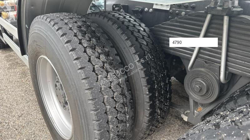 Silniční stroje Volvo FMX 460
