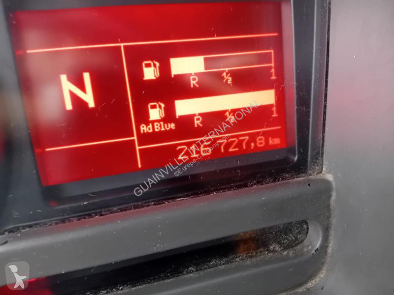 آلة لصيانة الطرق Renault 320.19 DXI