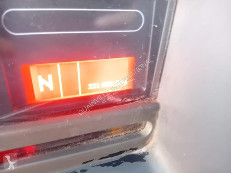 آلة لصيانة الطرق Renault 280 DXI