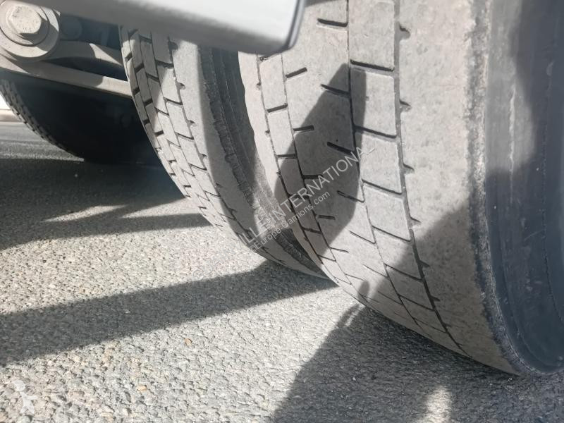 آلة لصيانة الطرق Renault 280 DXI