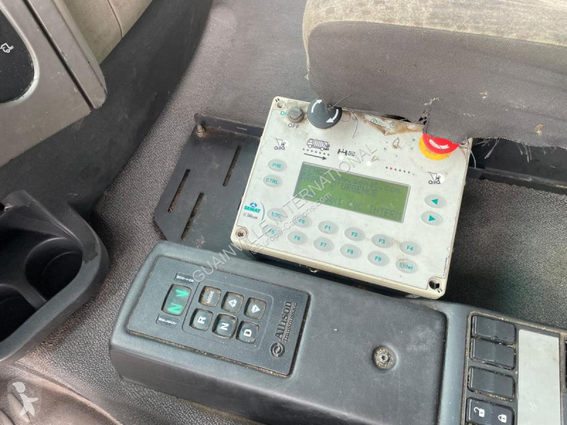 آلة لصيانة الطرق Renault 270 DXI