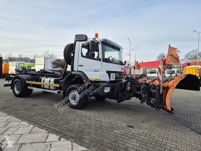 Пътнопочистваща техника Mercedes Axor 1833 4X4...