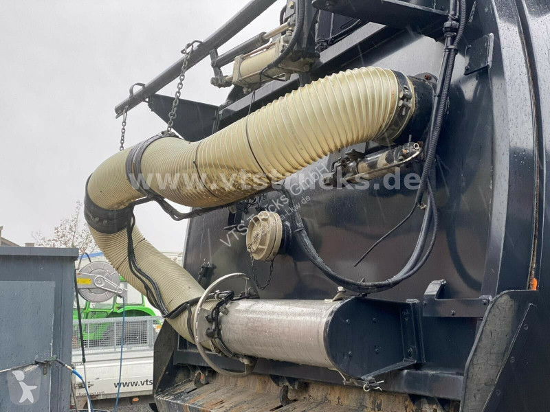 آلة لصيانة الطرق MAN Kehrmaschine Bucher...