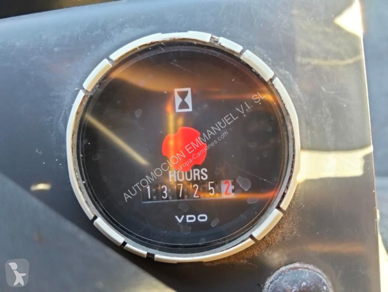 آلة لصيانة الطرق Renault 320.26