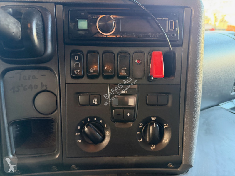 آلة لصيانة الطرق Scania p320db