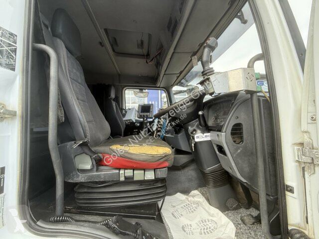 آلة لصيانة الطرق Mercedes Axor 1833...