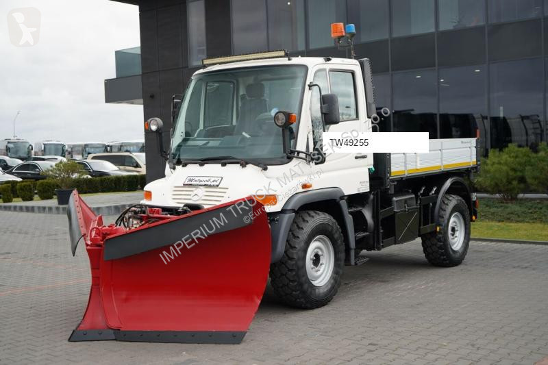 Útfenntartó-és-karbantartógép Mercedes UNIMOG...