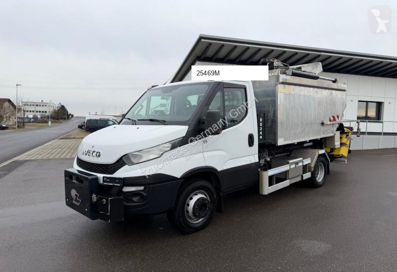 آلة لصيانة الطرق Iveco 676 70C17