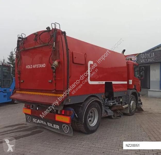 آلة لصيانة الطرق Scania 94 D