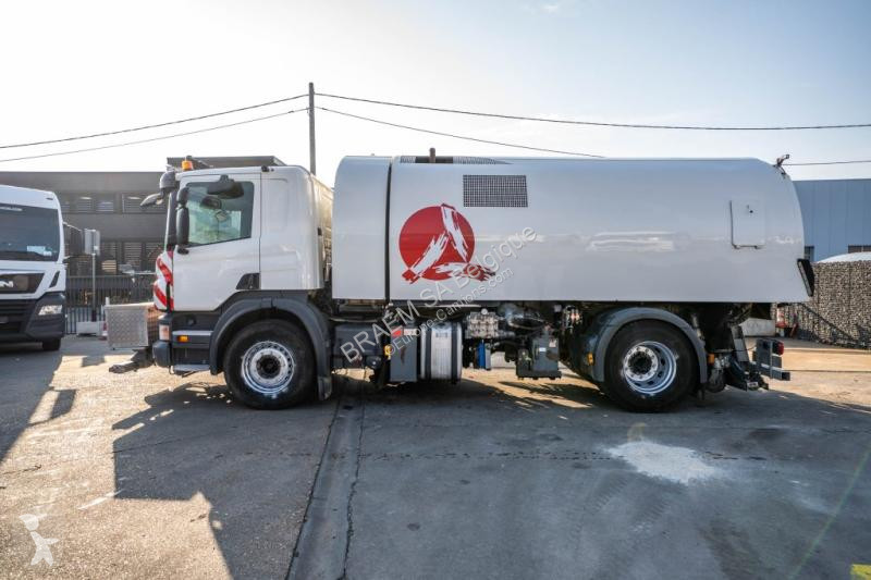 آلة لصيانة الطرق Scania P280 - SCHORINGER...
