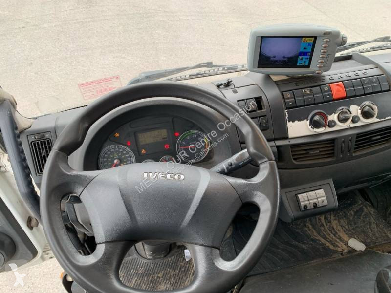 آلة لصيانة الطرق Iveco