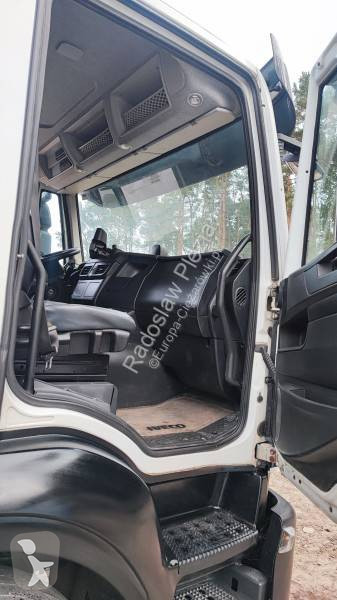 آلة لصيانة الطرق Iveco