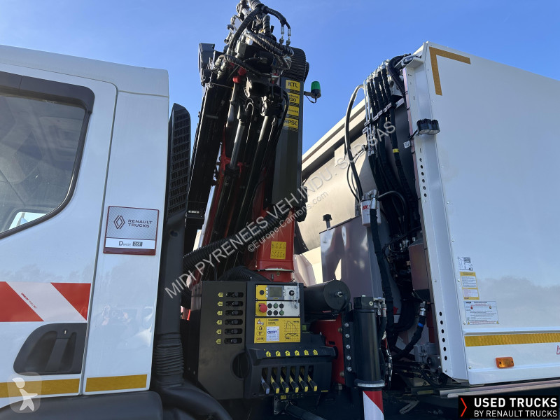 آلة لصيانة الطرق Renault D Wide