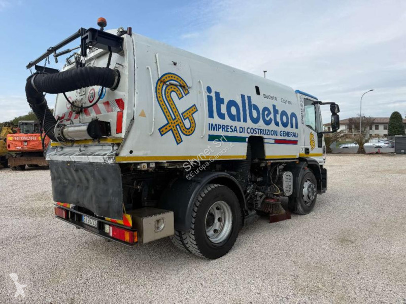 آلة لصيانة الطرق Iveco EUROCARGO 150E22