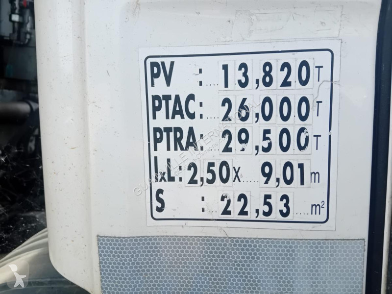 آلة لصيانة الطرق Scania 320