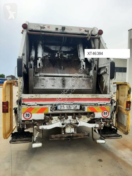 آلة لصيانة الطرق Mercedes HR24