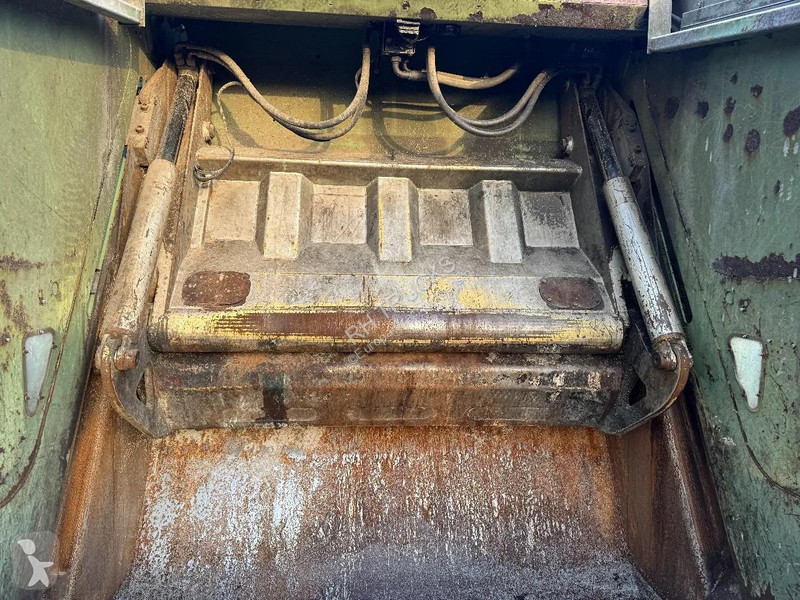 Engin de voirie Volvo 330 6X2 DENNIS EAGLE ROS...