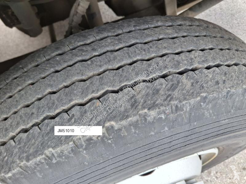 آلة لصيانة الطرق Renault 220