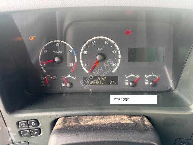 Maskine til vejarbejde  SCANIA P270 4x2...