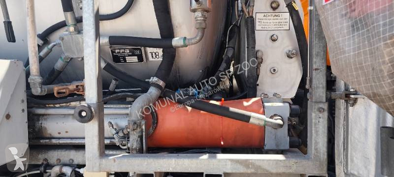 آلة لصيانة الطرق Iveco