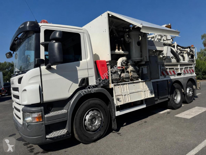 آلة لصيانة الطرق Scania 360 B P