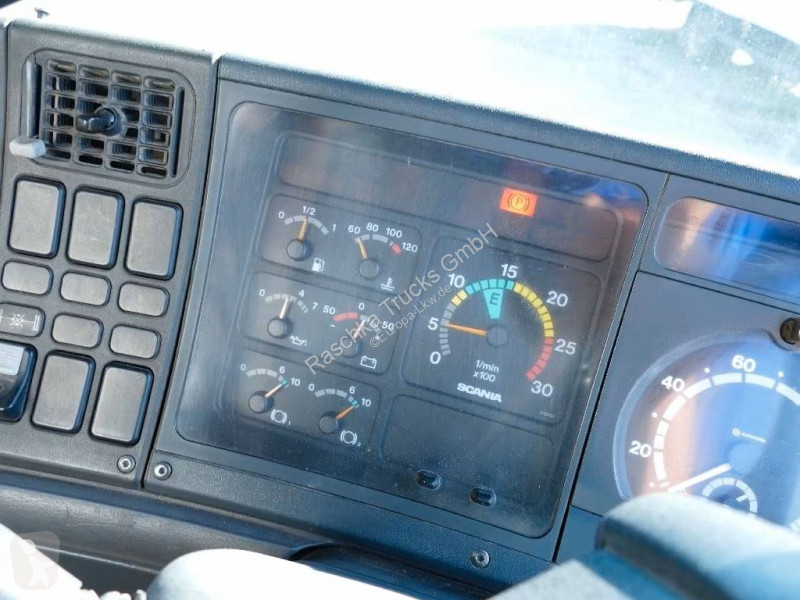 آلة لصيانة الطرق Scania 94...