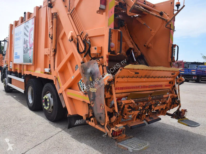 آلة لصيانة الطرق Iveco AD260S31 - VDK waste...