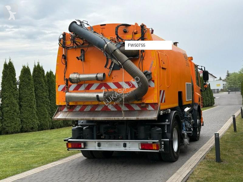 آلة لصيانة الطرق DAF KUPPER WEISSER S700