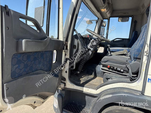 Engin de voirie Iveco 100E17