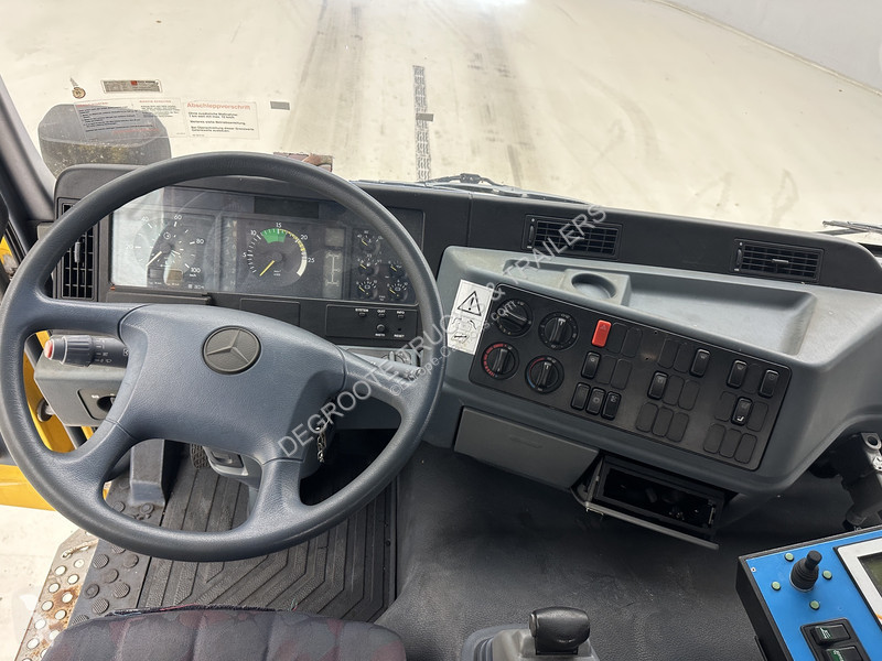آلة لصيانة الطرق Mercedes 2031 - 4x4 -...