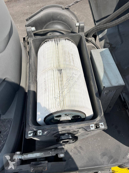 Engin de voirie Kärcher B 250 R120