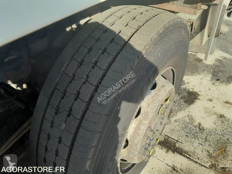 Engin de voirie Scania P280