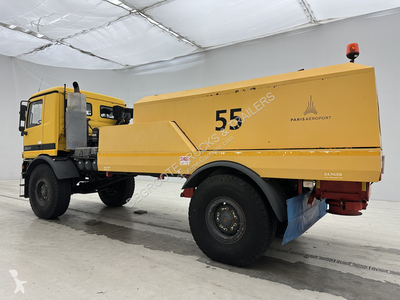 Engin de voirie Mercedes 2031 - 4x4 sneeuwruimer