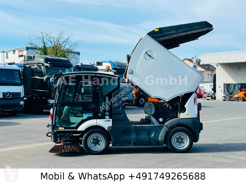 Engin de voirie  Mathieu Azura Flex MC210...