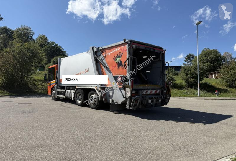 Silniční stroje Mercedes 2635