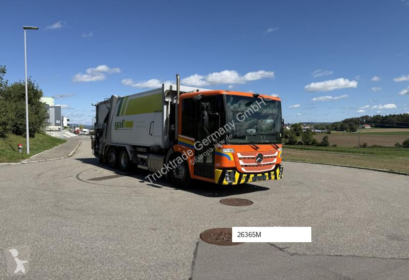 Vehículo de limpieza viaria Mercedes 2635